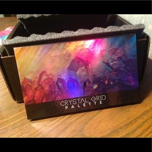 Crystal grid palette
